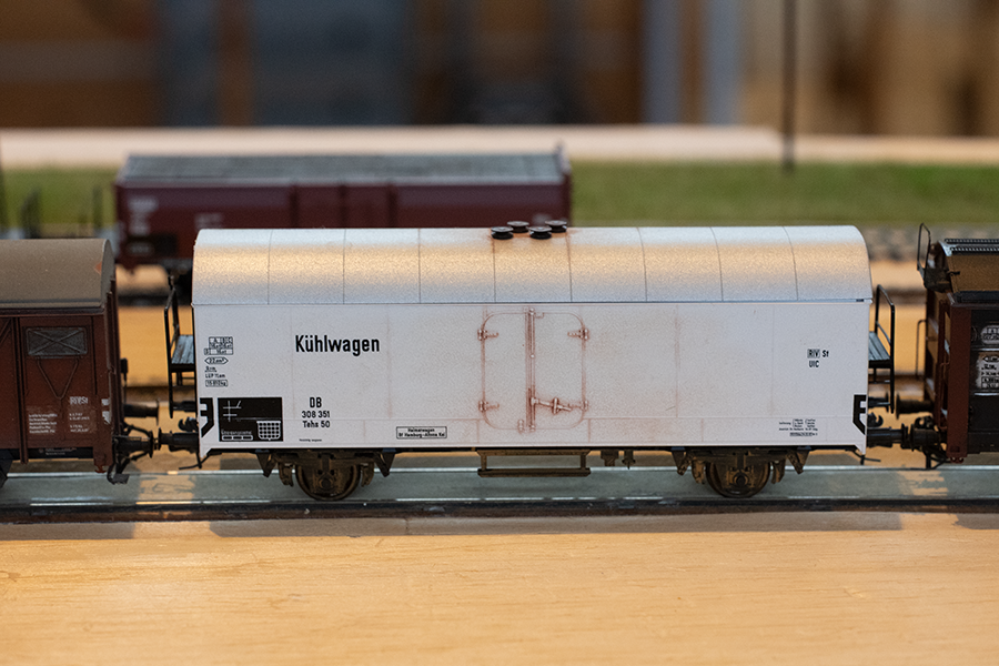 D1040488
