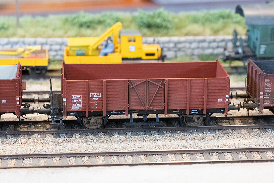 D1040499
