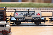 D1040487