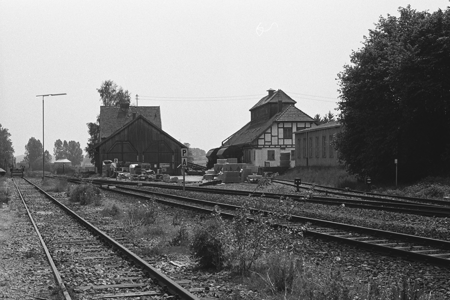 154329A