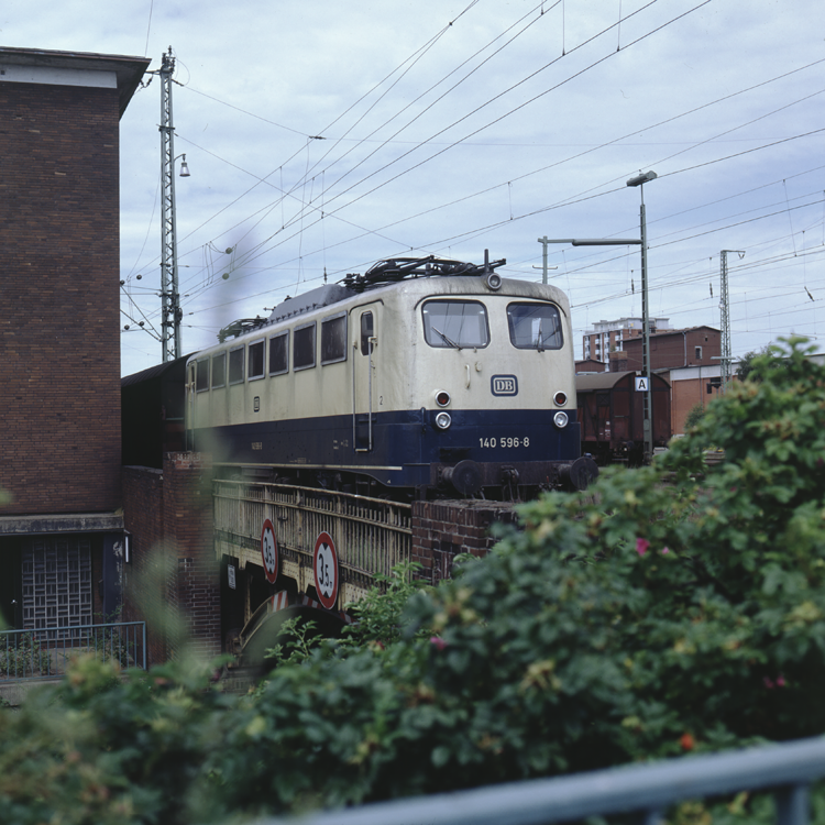 601803