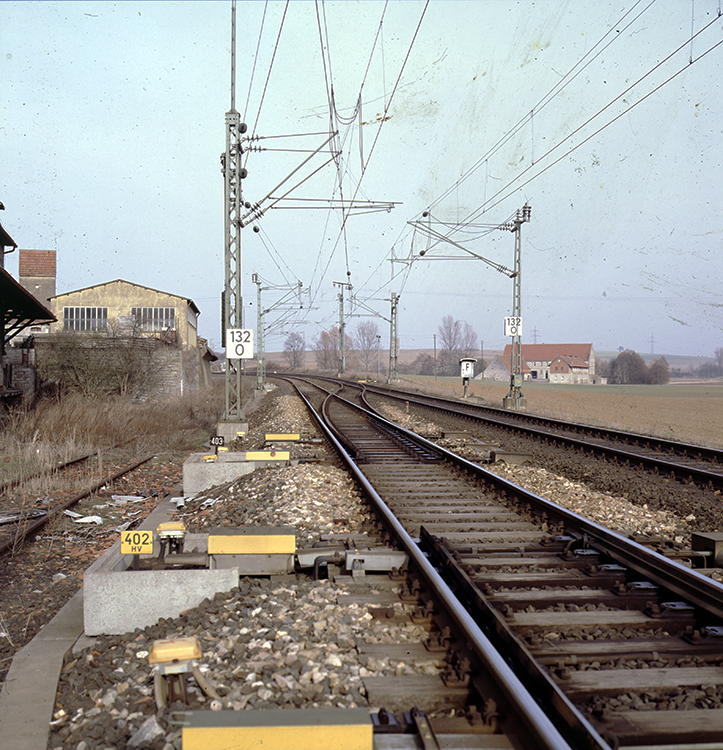 604112