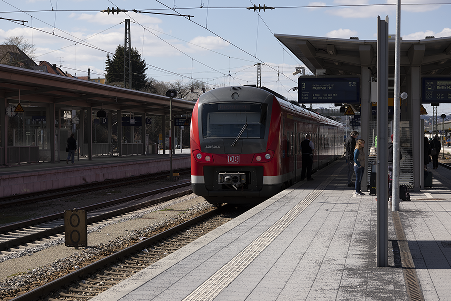 C1000018