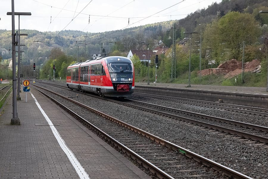 D1040298