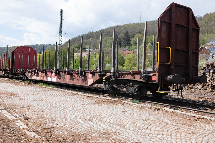 D1040302