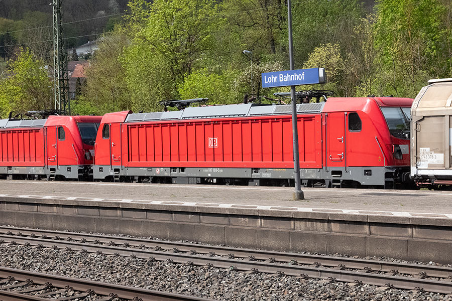 D1040311