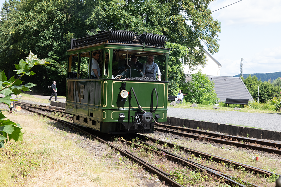 D1040354