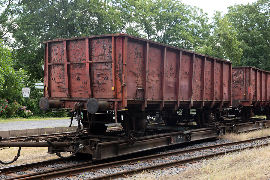 D1040356