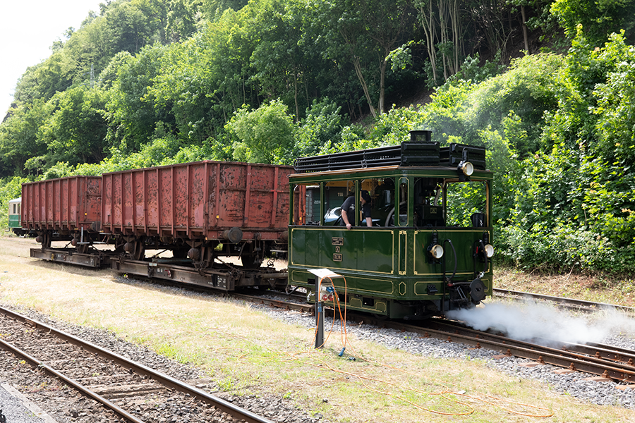 D1040357