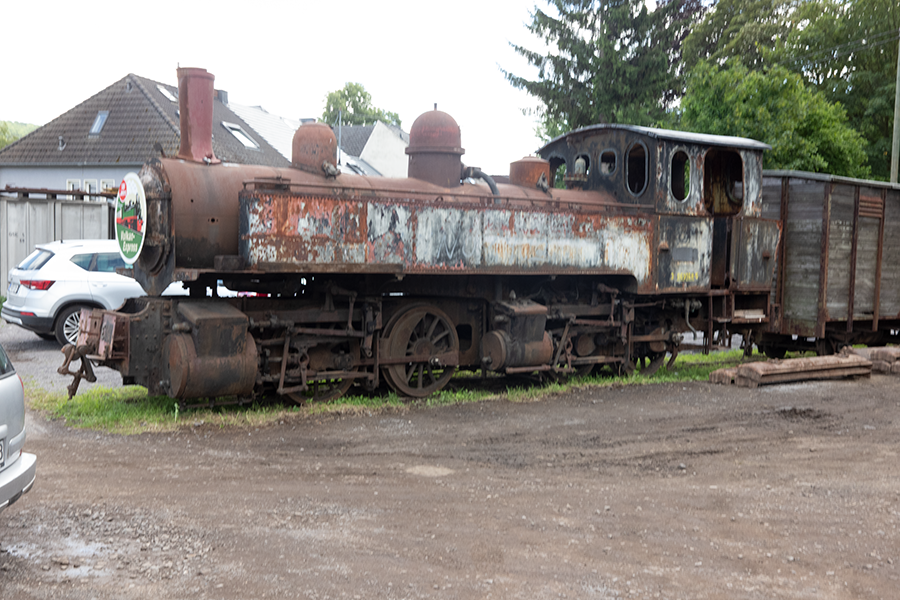 D1040358