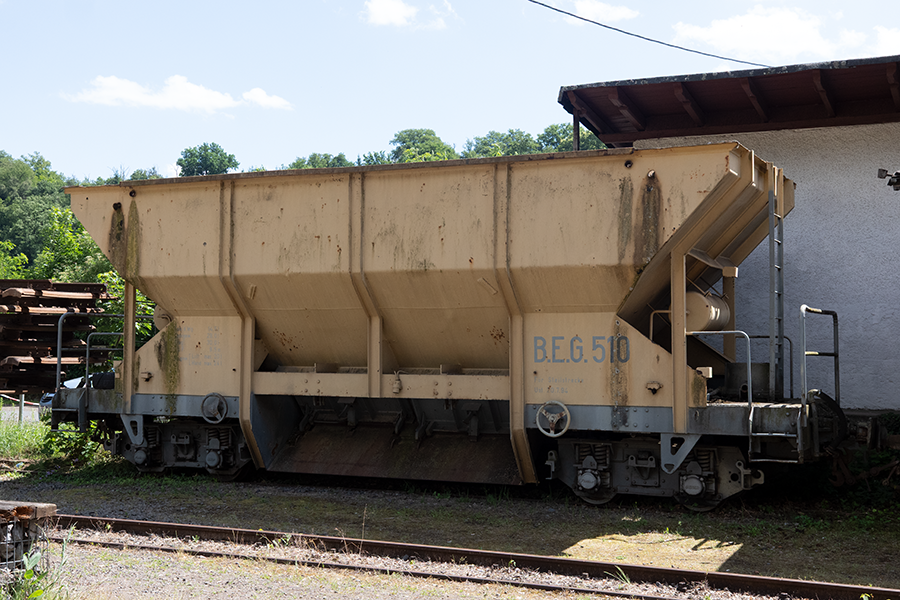 D1040384