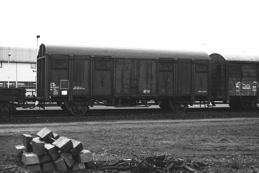 212010A