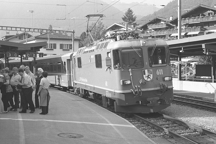 258810