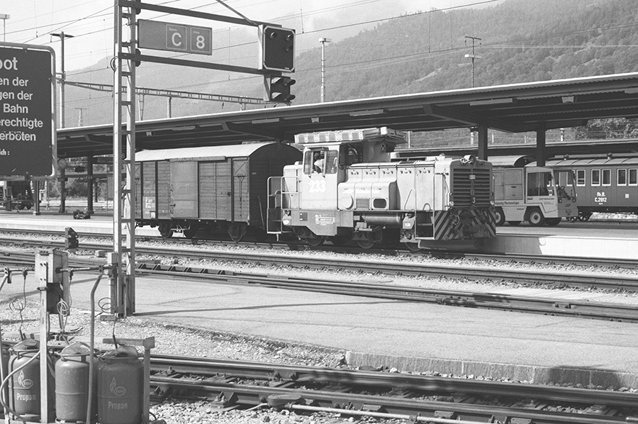 259105
