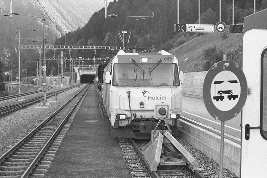 263715