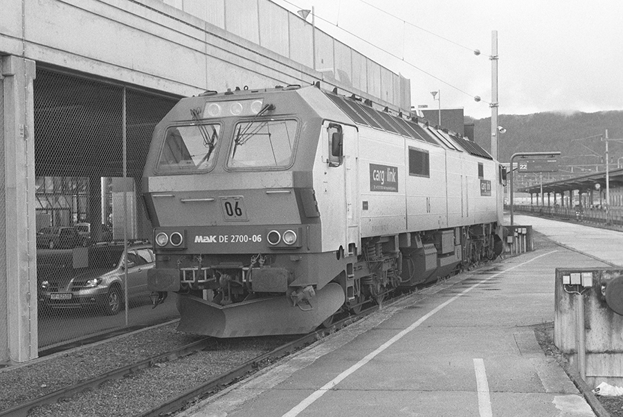 263832
